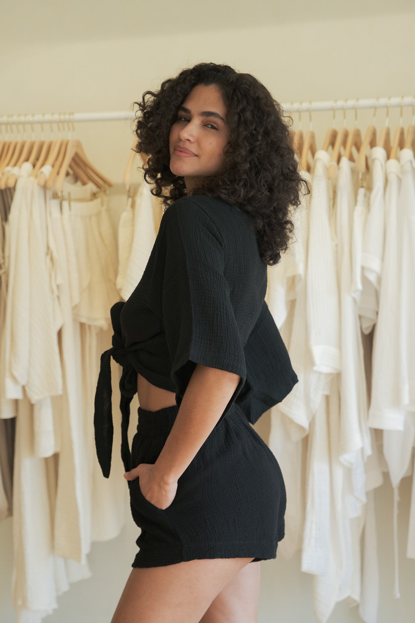 Echo Boy Short Black - The Handloom