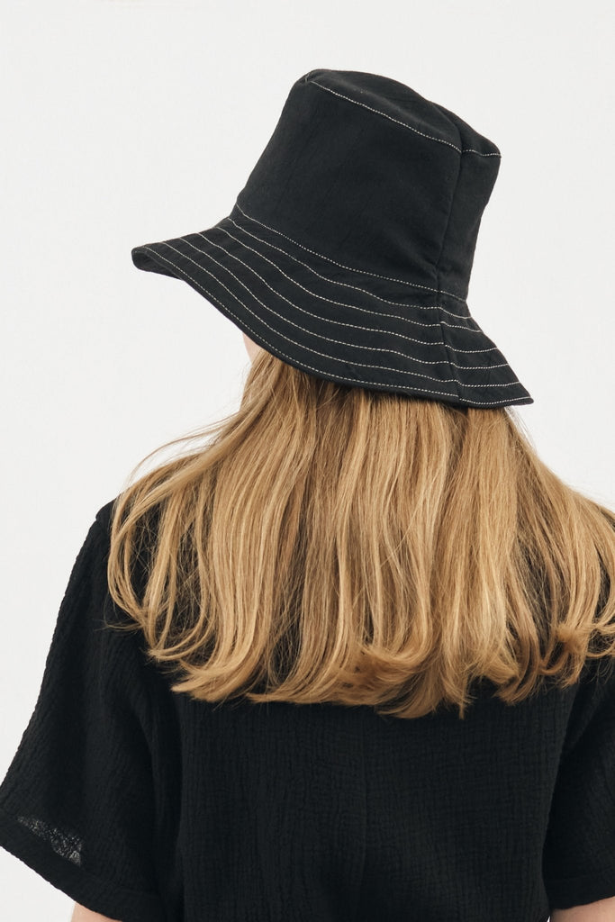 Playa Contrast Stitch Bucket Hat Black - The Handloom